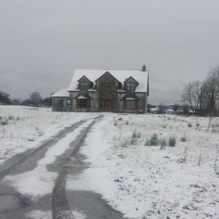 Annies Meadow. Villa Knock  Bagian luar foto