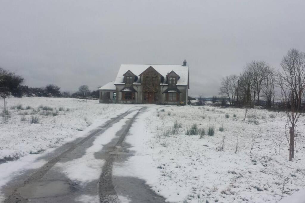 Annies Meadow. Villa Knock  Bagian luar foto