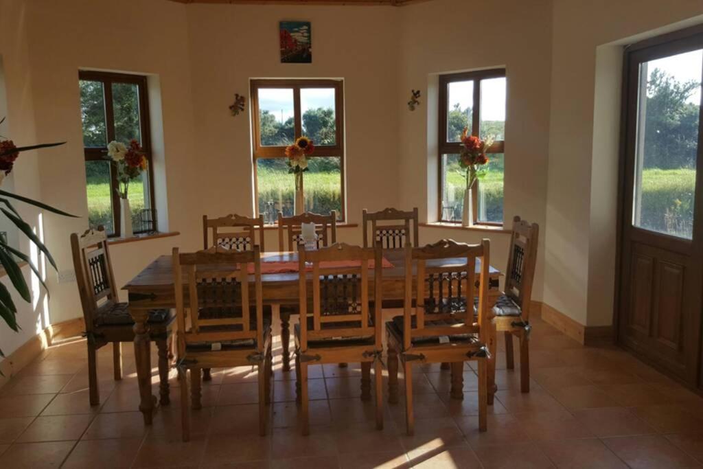 Annies Meadow. Villa Knock  Bagian luar foto