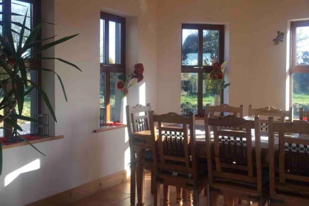 Annies Meadow. Villa Knock  Bagian luar foto