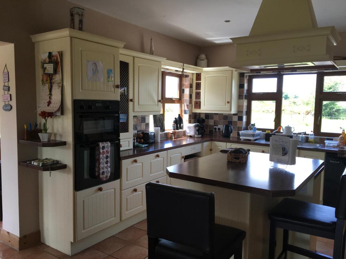 Annies Meadow. Villa Knock  Bagian luar foto