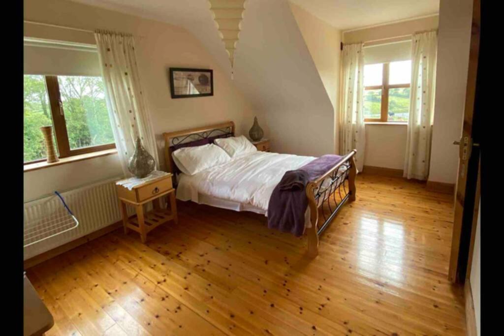 Annies Meadow. Villa Knock  Bagian luar foto