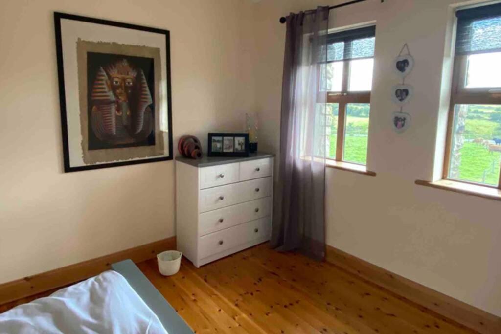 Annies Meadow. Villa Knock  Bagian luar foto