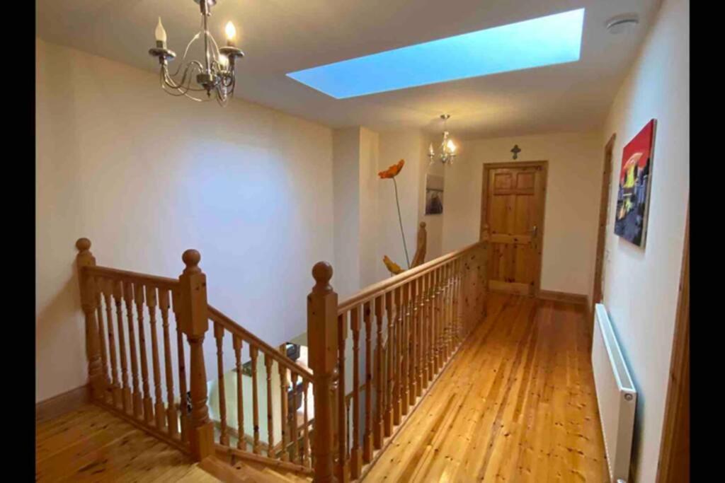 Annies Meadow. Villa Knock  Bagian luar foto
