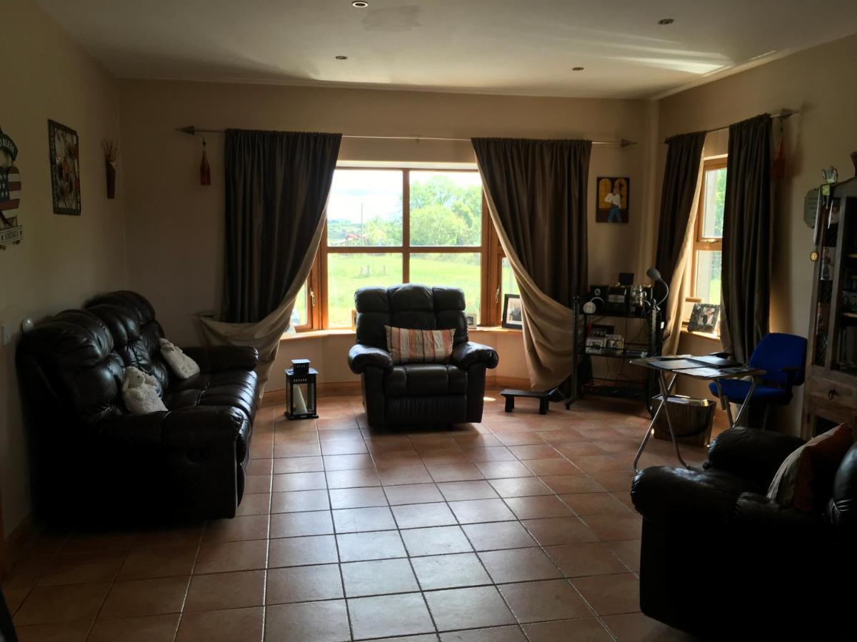 Annies Meadow. Villa Knock  Bagian luar foto